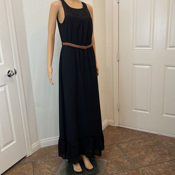 Love 21 Size Small Dress Black Embroidery Lined Brown Belt Maxi Ruffled Bottom - Picture 2 of 15